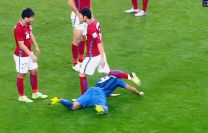 顶牛飞铲踩蛋蛋，顾操终于玩大了，禁赛十场建业哭不出来