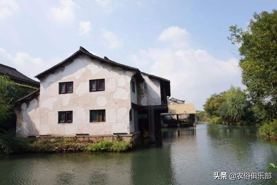 农民工买房要过户吗,乡镇小产权房可办不动产权证吗