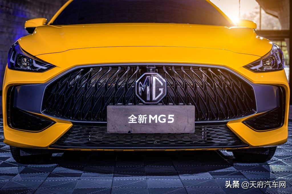 8万级运动轿跑无对手试驾全新mg5,2021款名爵mg51.5l青春豪华版内饰