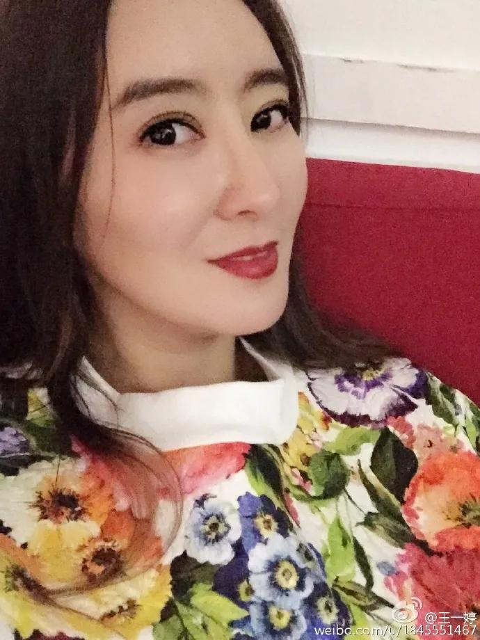 「早晚要认识」帅气逼人的国脚杨旭和他美艳女主持太太
