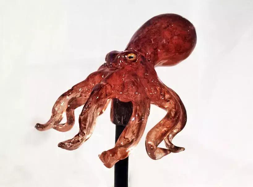 21岁日本小伙立志复兴糖艺制作，5分钟捏出金鱼熊猫，你舍得吃吗