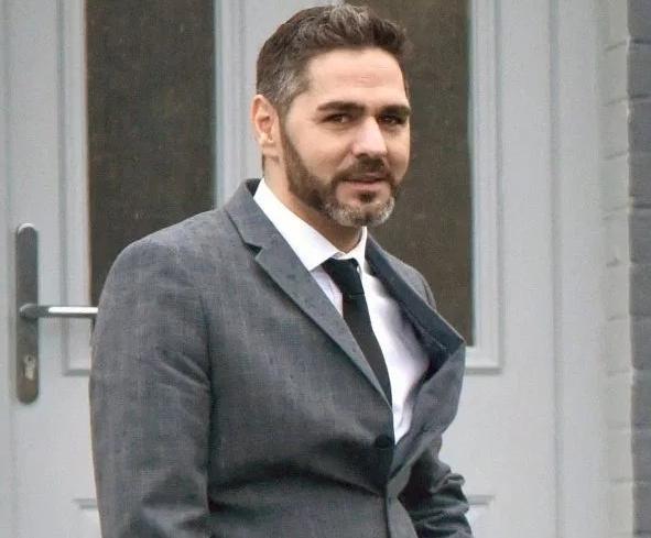 英国女子被假医生注射肉毒杆菌，脸部肿胀像外星人，差点丧命