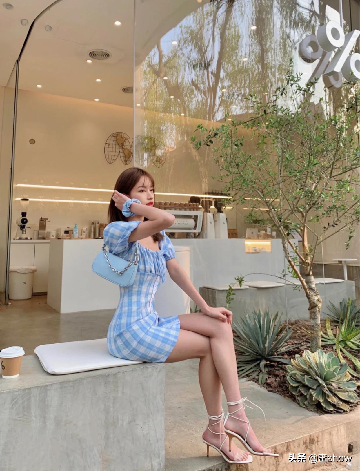 特别显身材的连衣裙叫什么名字,中袖藏蓝色连衣裙气质高级感