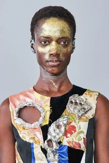 时装周朋友圈,时装周米兰2022