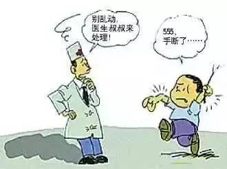 胳膊骨折之后，小凯变成“骨折凯”的治疗之路