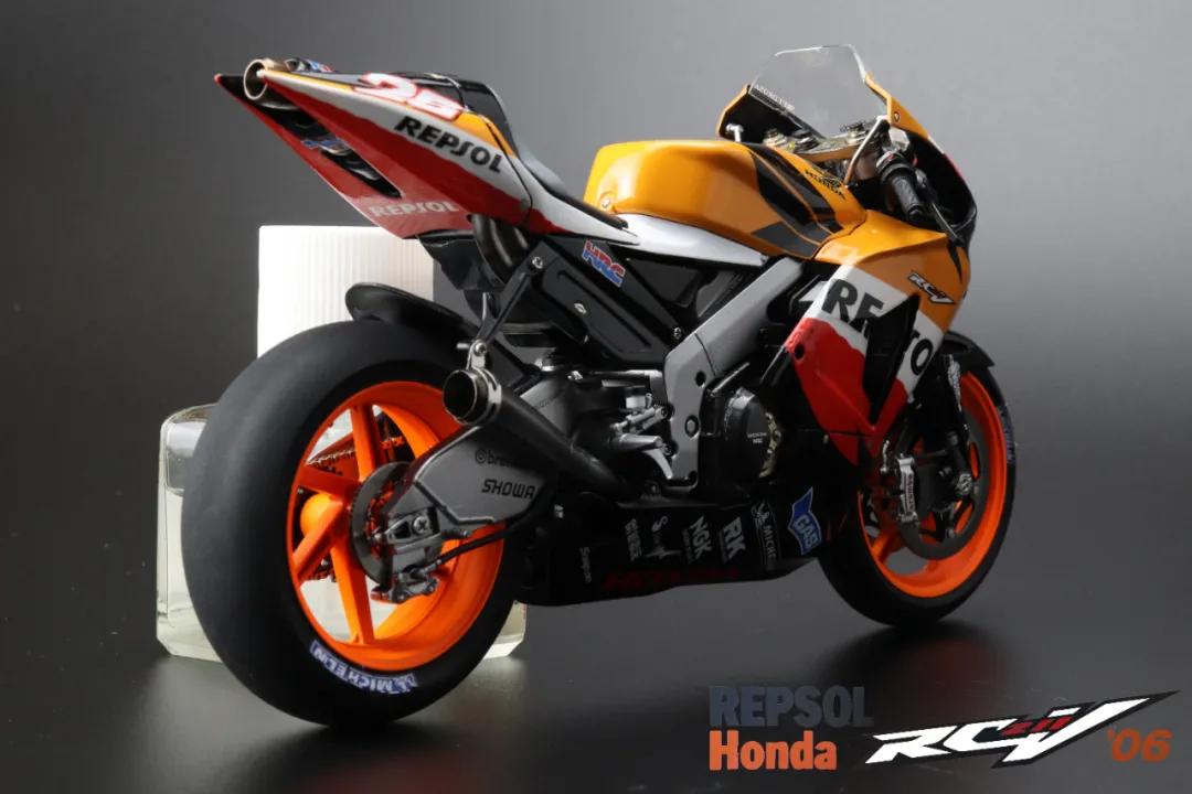 模玩秀：V5神车！田宫1/12HONDARC211v’06BY：铲屎大冰箱