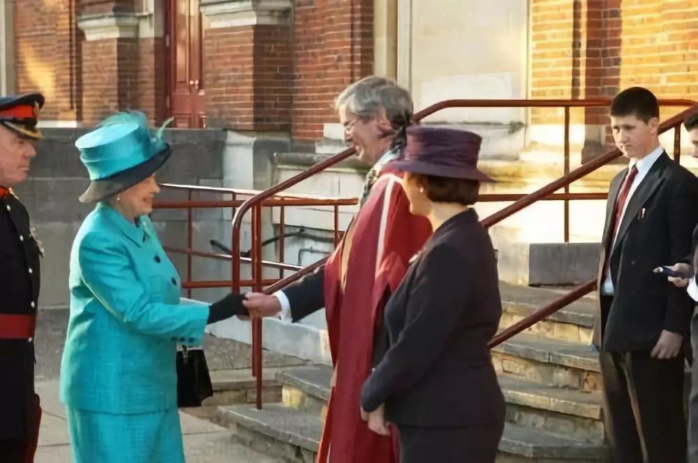 英国私校推荐之皇家罗素中学,英国24所罗素大学