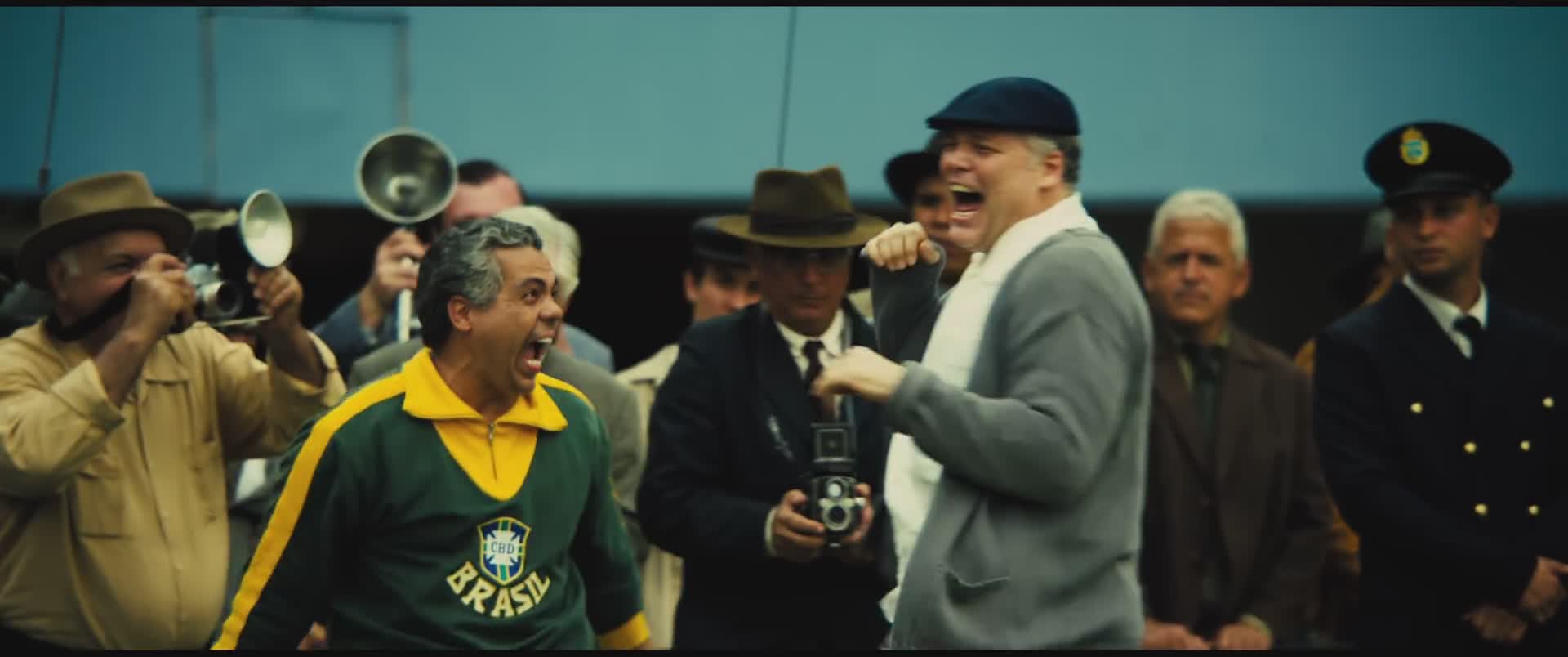 从贫民窟逆袭足球队,从贫民窟到足坛璀璨的巨星