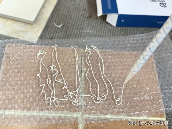 铺瓷砖的正确步骤及美缝,墙角美缝的步骤方法技巧