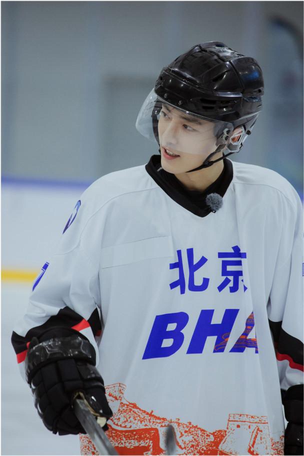 鑲栨垬鍐ⅵ涔嬬害楂樺厜鏃跺埢,鑲栨垬鍔犵洘鍐ⅵ涔嬬害琛ㄧ幇璇勪环