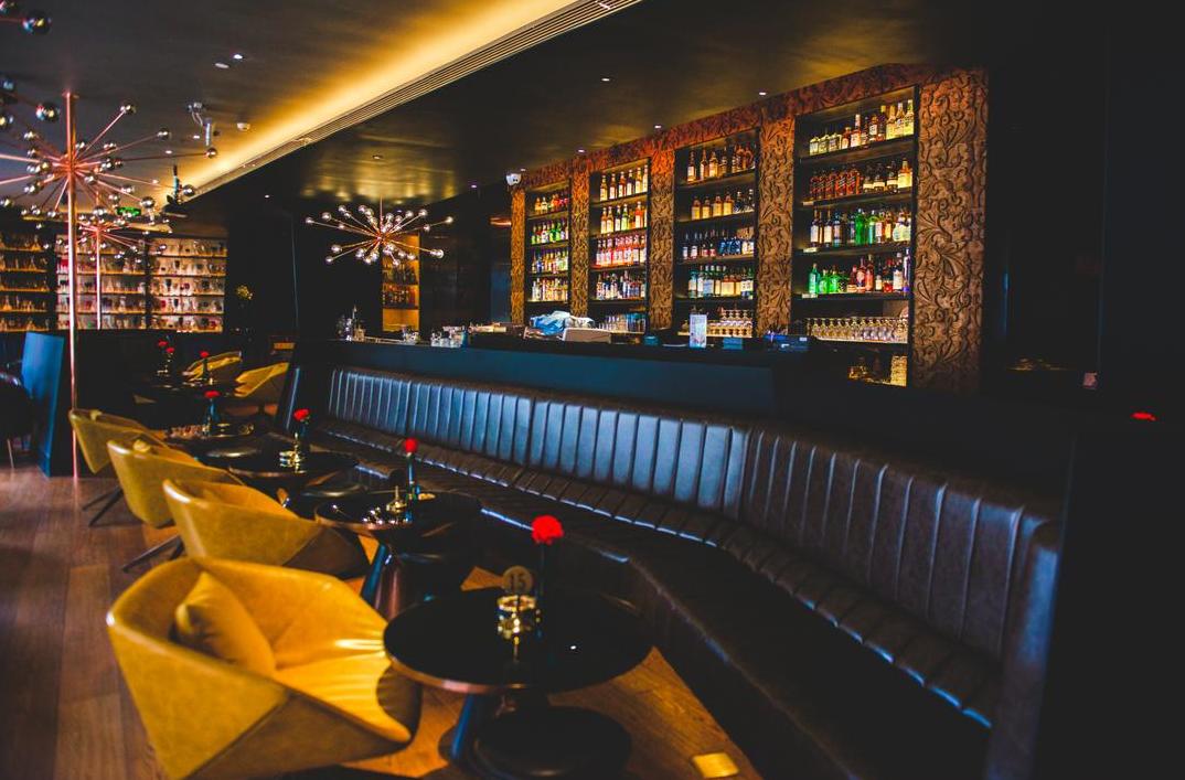 女生第一次去日本酒吧，千万别看错店名后缀，一不谨慎就很尴尬