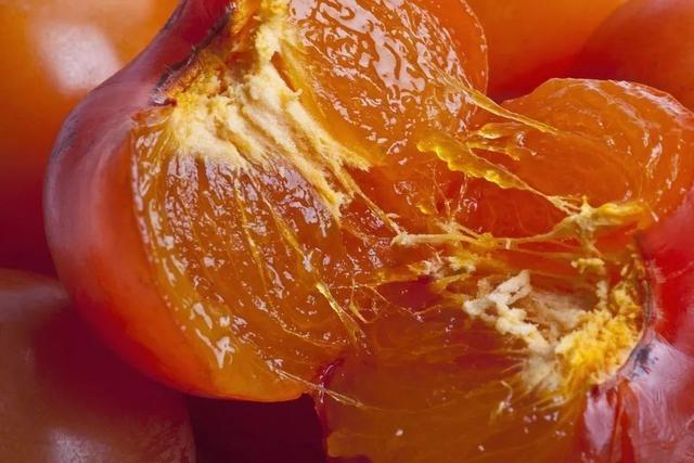 为什么吃柿子会有那么多不适,柿子吃多了会胃寒反胃吗