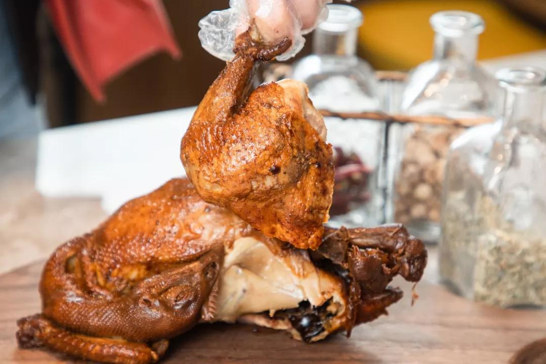 天津西湖道美食一条街晚上有吗,天津西湖道上的美食