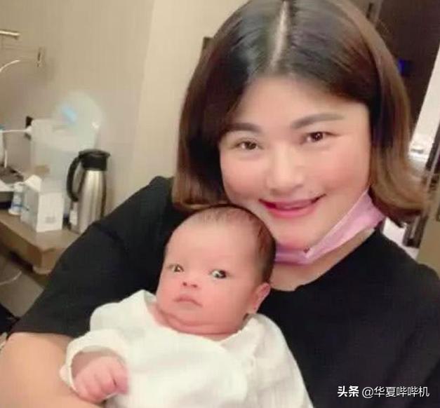 韩安冉：从打爹骂娘到网红富婆，她一出出的荒诞闹剧何时休？