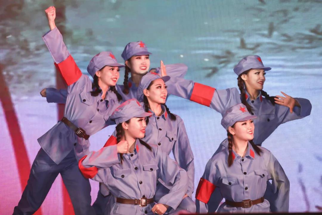 长三角饶籍乡友庆祝中国*产党共**成立100周年群众歌咏活动在沪举行