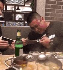 搞笑gif趣图哥们你不要太过分了,搞笑gif趣图大爷你走路谨慎点好吗