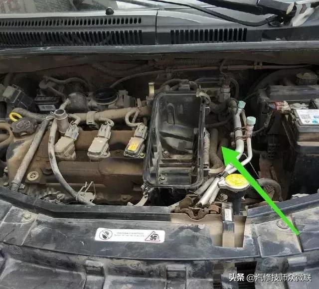 10万公里的比亚迪拧钥匙没反应，满头大汗的车主把车推到修理厂