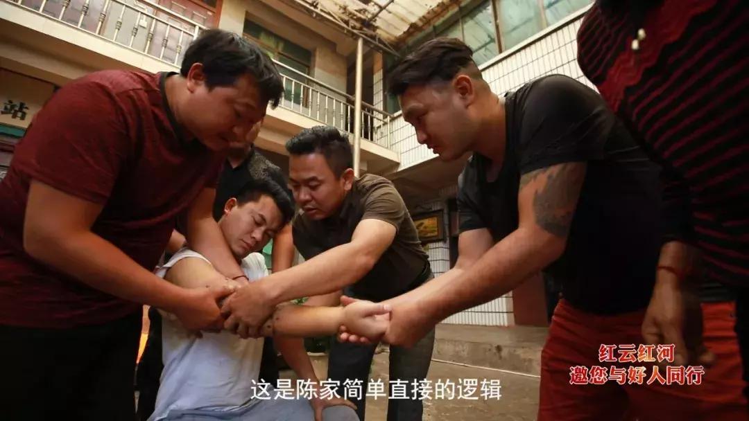 不管你有没有钱都要善待老人,不管你有没有钱一定要赚钱