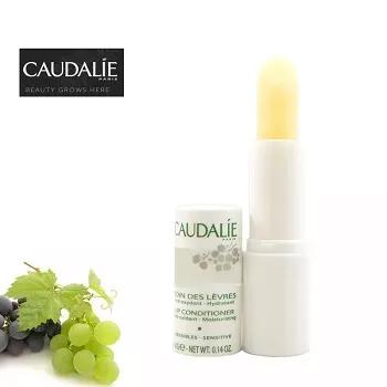 嘴唇总是干燥起死皮什么原因,嘴唇干裂起死皮严重怎么办