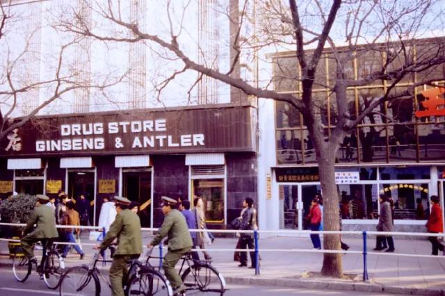 80年代的桂林客车,80年代的桂林十字街