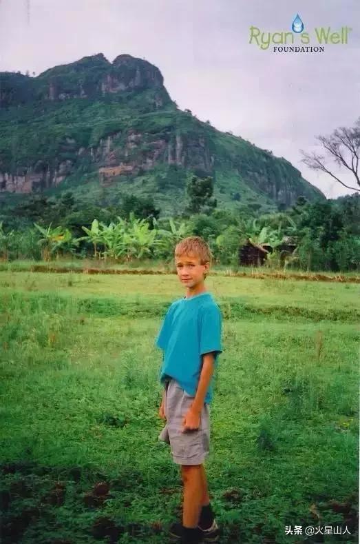 六岁小男孩，用零花钱给非洲挖了1000多口井，让85万人喝上干净水