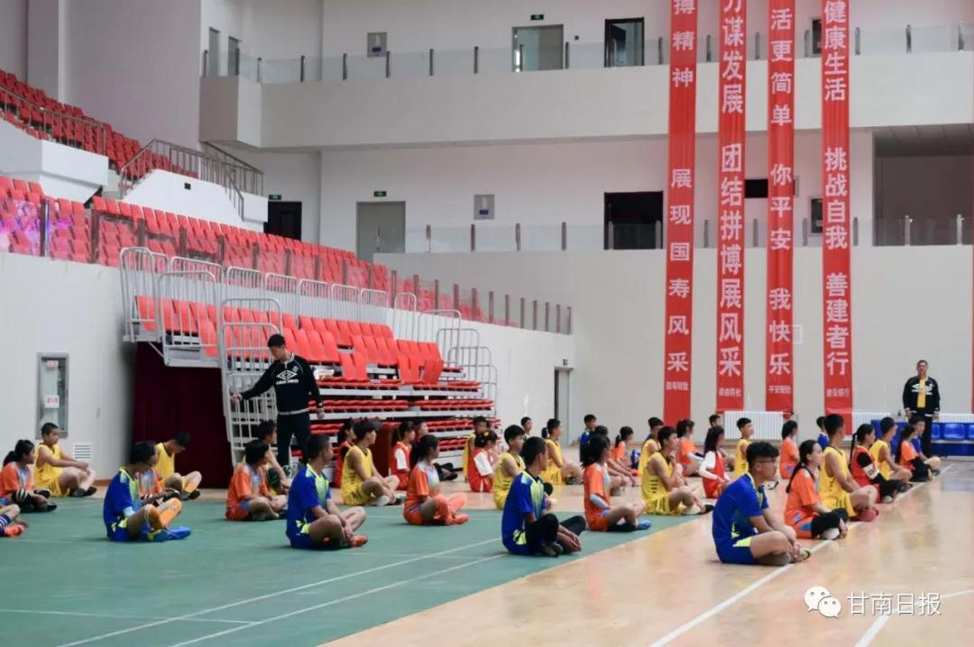 奔跑吧少年青少年足球夏令营,奔跑吧少年泉州篮球训练营