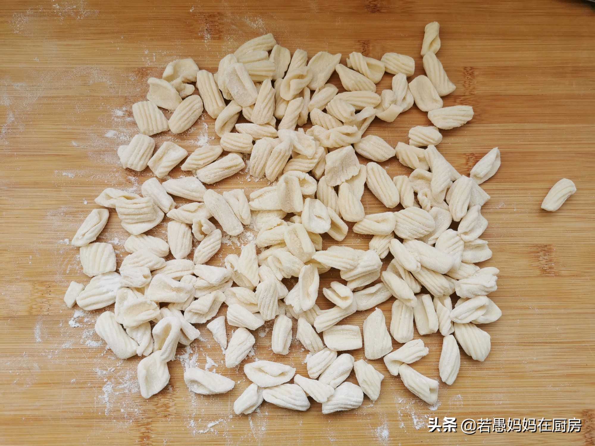 最简单面粉最好吃的做法,面粉最好吃做法不用揉面