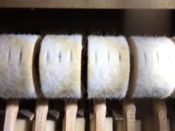 钢琴踏板的正确使用教程,钢琴踏板的正确使用技巧图