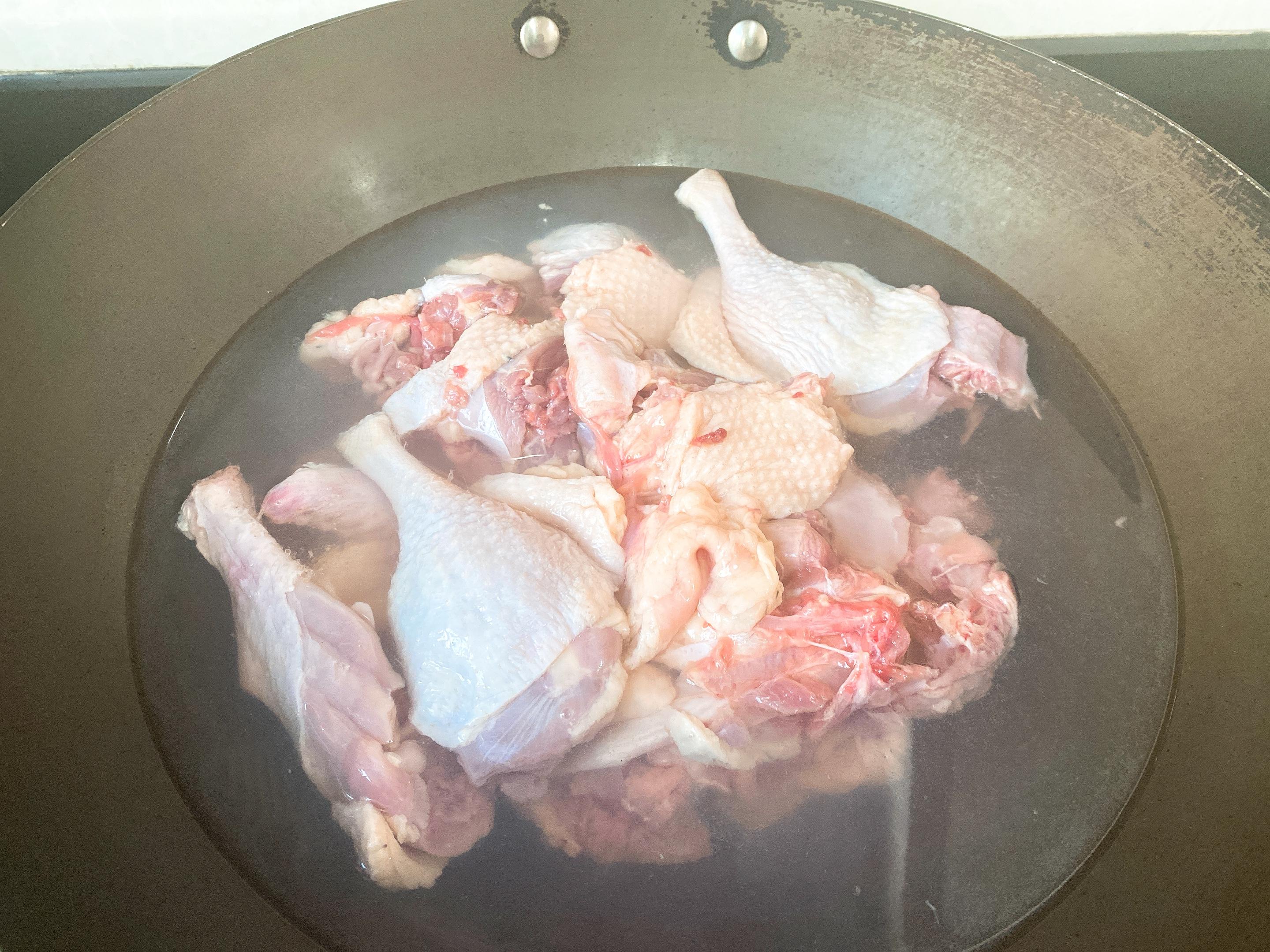 鸭汤焯水后要不要炒一下,高丽参鸭汤鸭子要焯水吗
