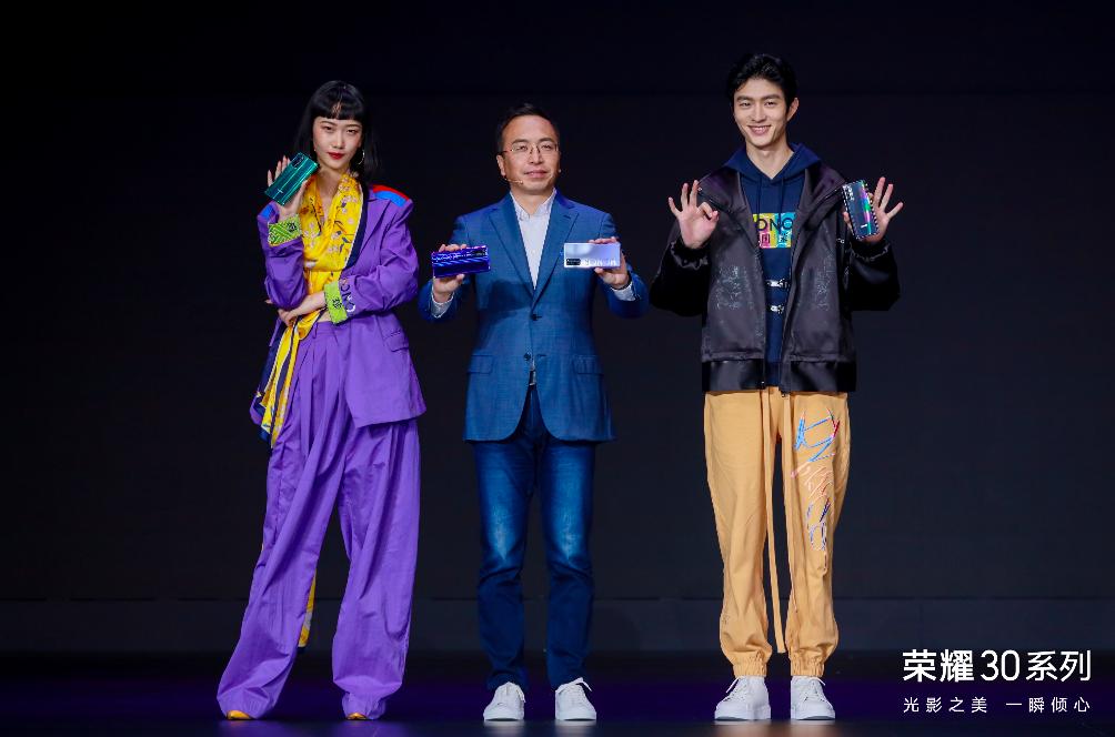 荣耀30位居5g手机top1,荣耀30支持5g芯片