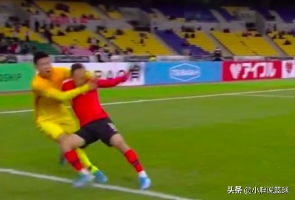 韩国足球恶意犯规遭暴打,韩国足球球员被中国人暴打的信息