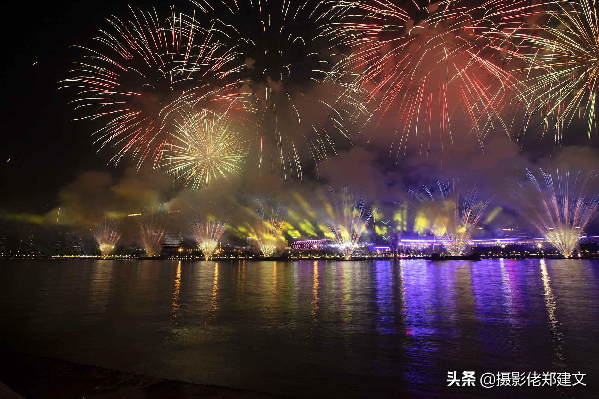 广州市70周年烟花汇演,70周年联欢晚会烟花视频