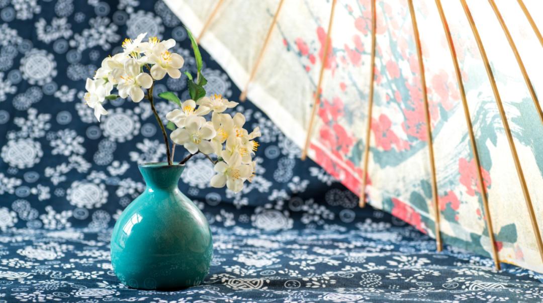 藏于深闺无人识犹抱琵琶半遮面,养在深闺人未识下一句