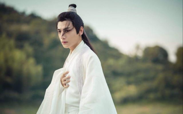 罗云熙和其他人吊威亚对比,罗云熙古装吊威亚起飞绝美瞬间