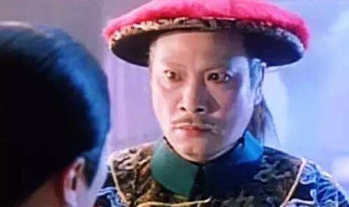 初中生体育马步深蹲,体育课100个抱头深蹲