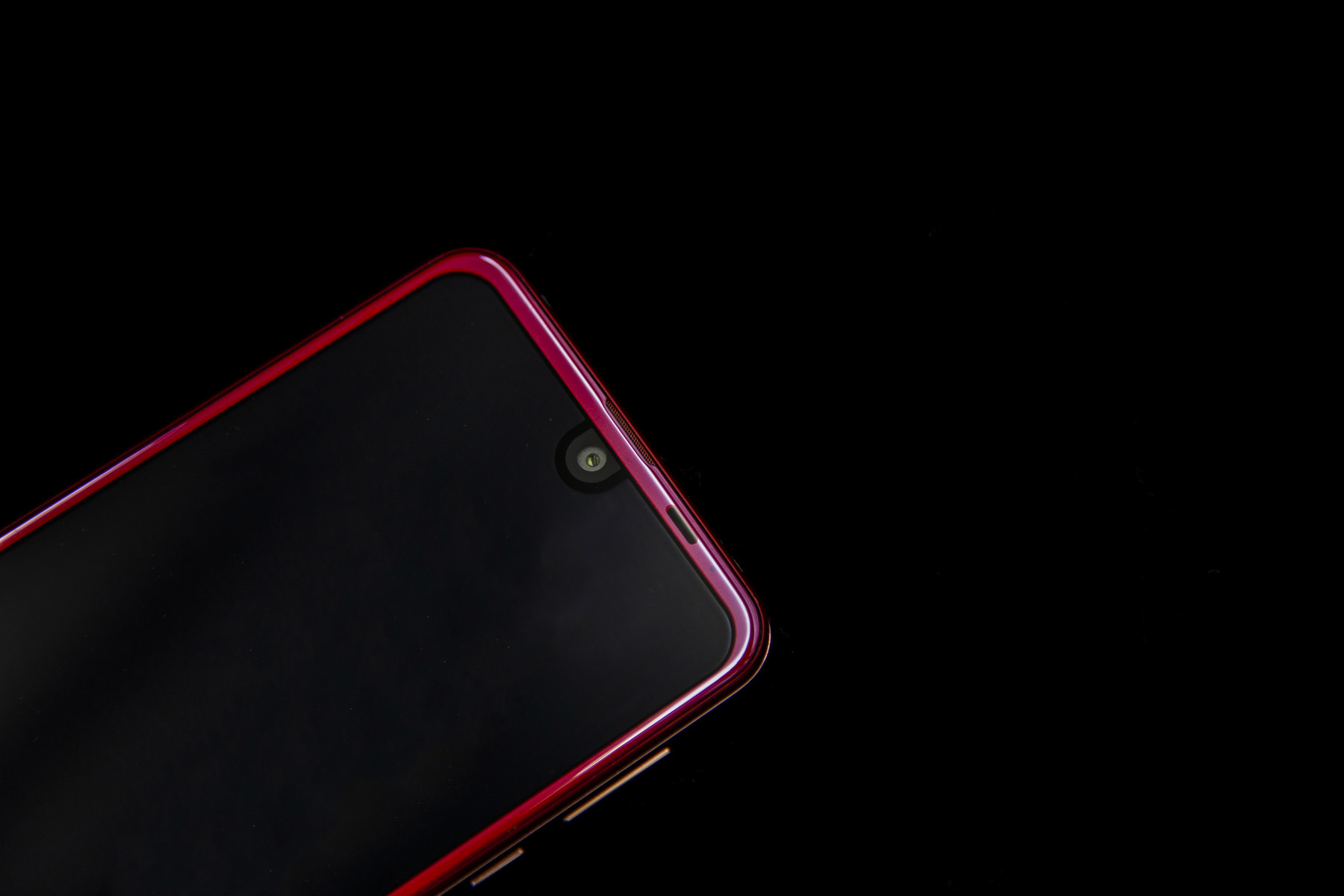 夏普R2：优秀的屏幕+大和民族审美设计