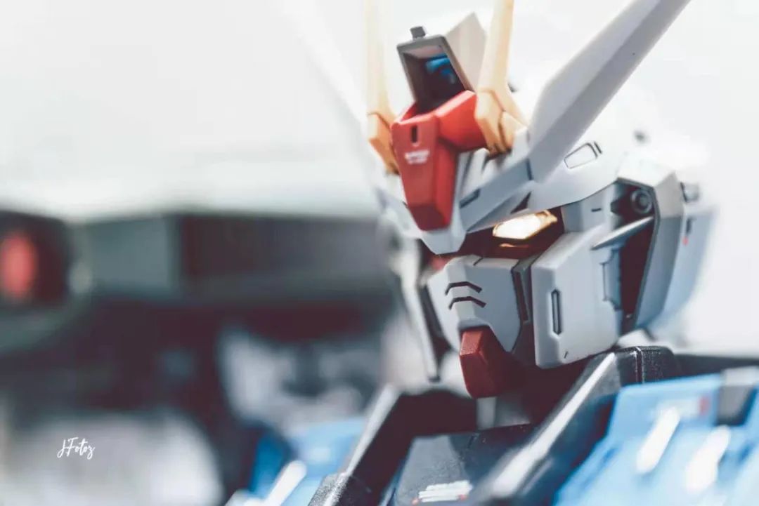 pg强袭高达头部拼装,pg强袭自由拼装过程