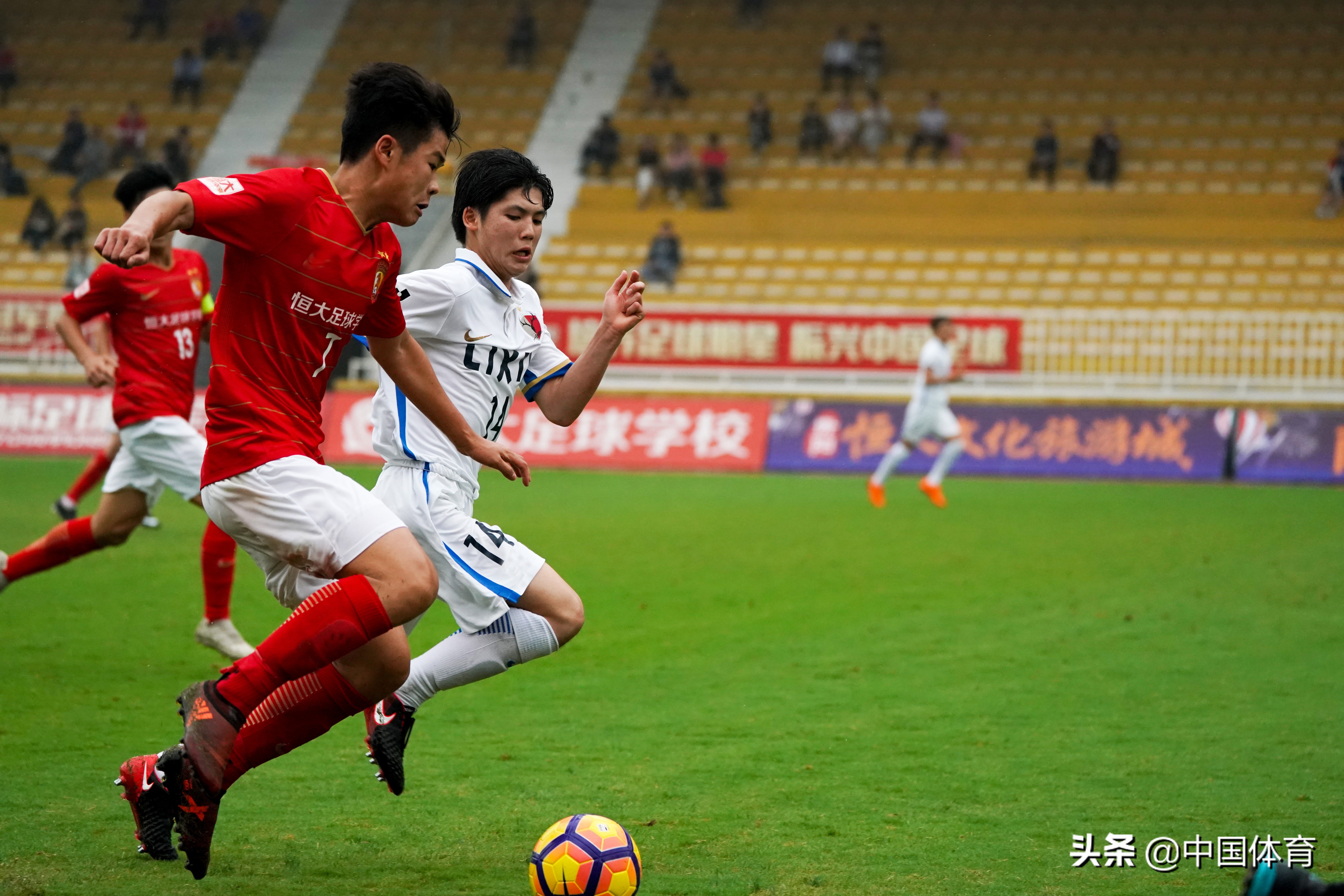 广州队新赛季大名单敲定：11名恒大足校球员入选一线队最小年龄仅16岁