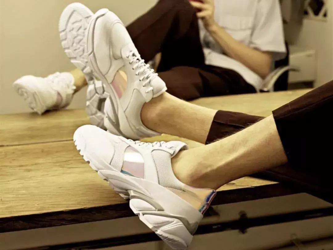 小白鞋真的永不过时,小白鞋什么时候火起来的