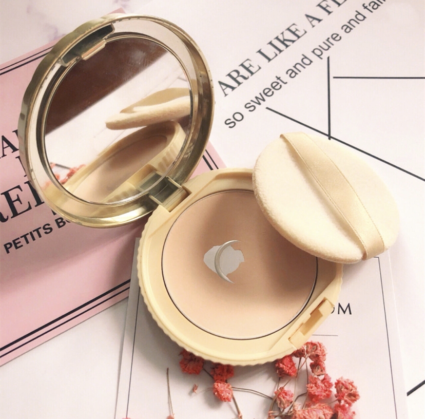 平价粉饼50元左右,300元控油粉饼