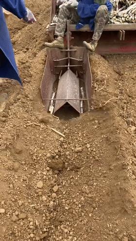 看看这几个工厂机械的动图，看着好像还挺有意思的啊