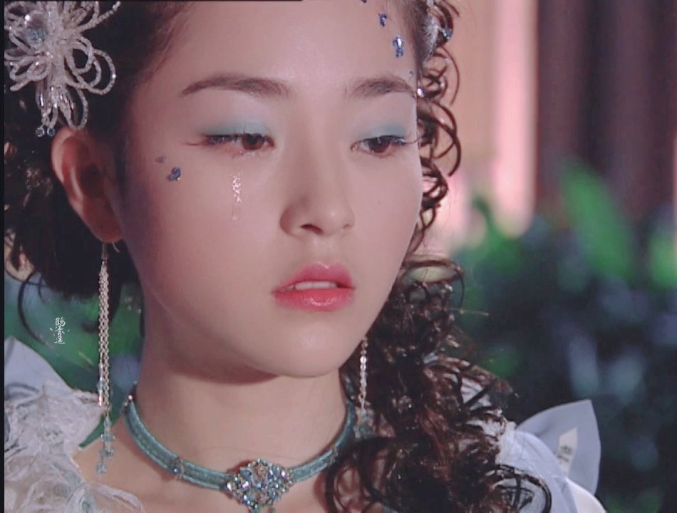 童年女神“雪精灵”，出道后从未演过女主，28岁退圈当了配音艺人