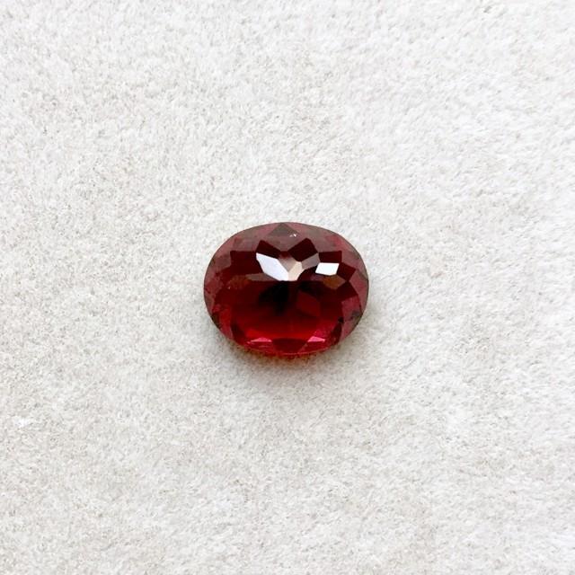 石榴石属于什么档次的宝石类型,石榴石最顶级的叫什么