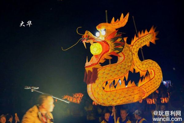 慈利龙潭河龙灯,慈利400米板板龙灯有多震撼