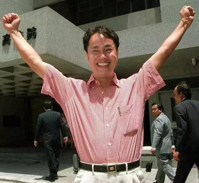 怎么把时间调到2004年,时间拉回二十年前