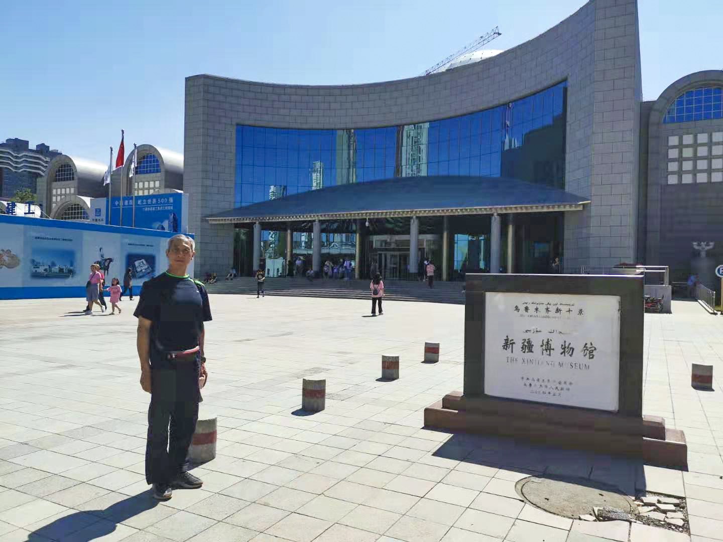 65岁老人新疆免费旅游一览表,66岁大爷游新疆