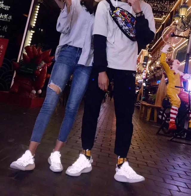 yeezy350真的很舒服吗,yeezy350高街