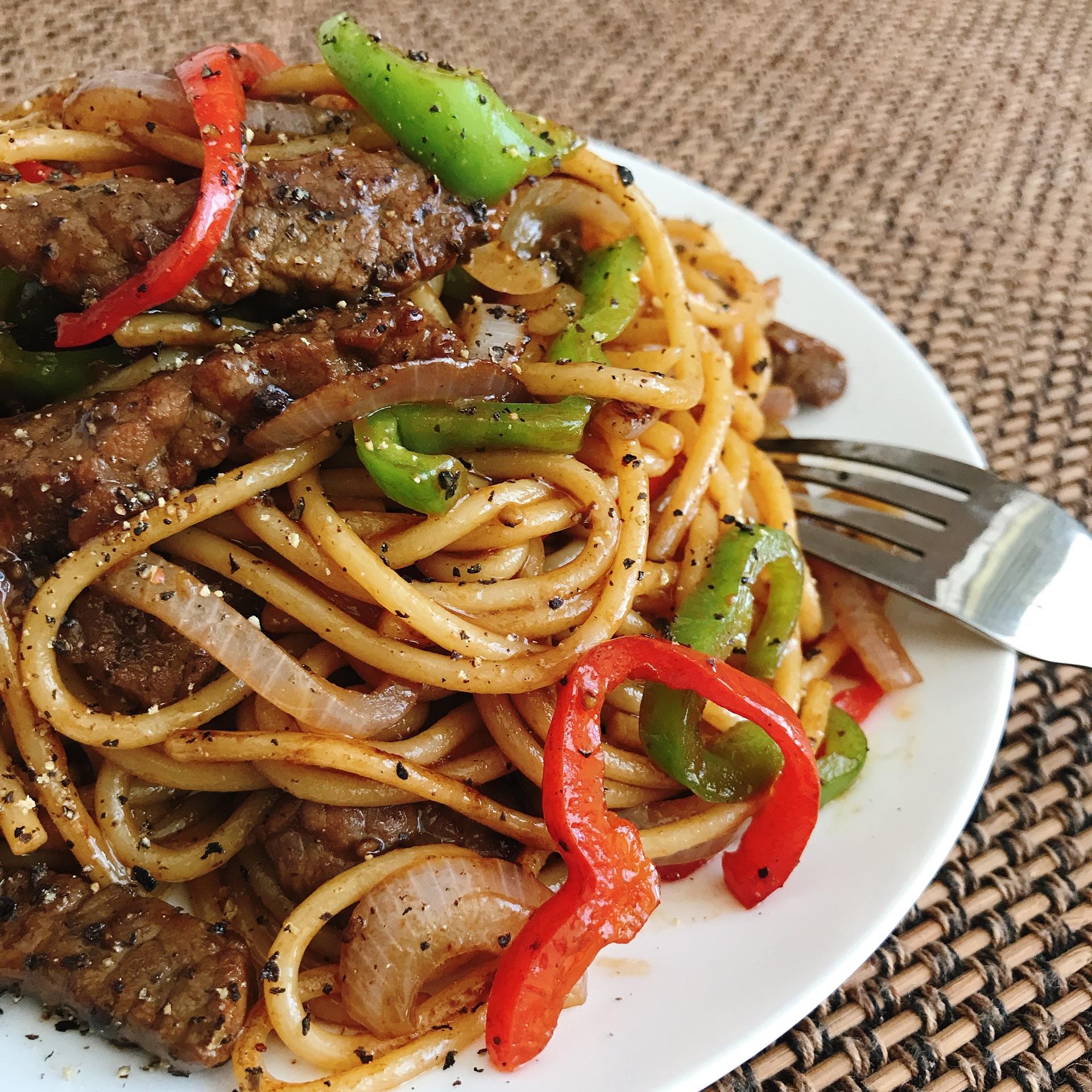 意大利人看网上的意面做法,意大利看中国人做意面