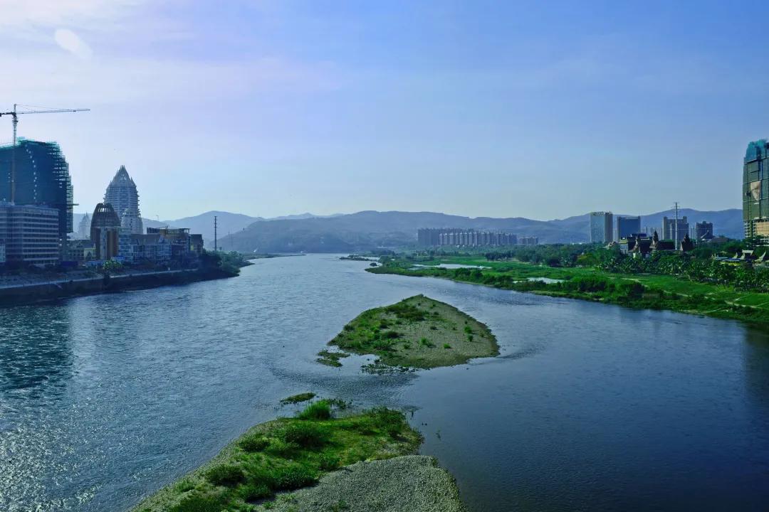 泰国人对西双版纳的看法,泰国为什么常年这么热