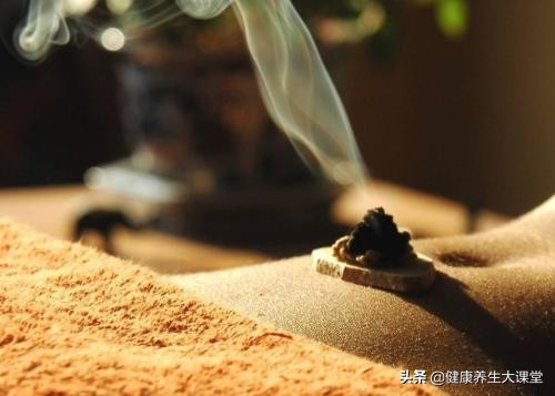 艾灸后可能出现的妇科排毒反应,女人艾灸肚子会出现哪些排病反应